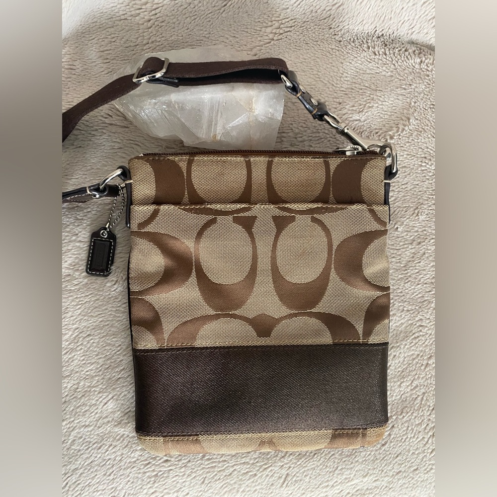 COACH - Vintage Y2K adjustable crossbody bag | signature print | silver hardware - Picture 2 of 7